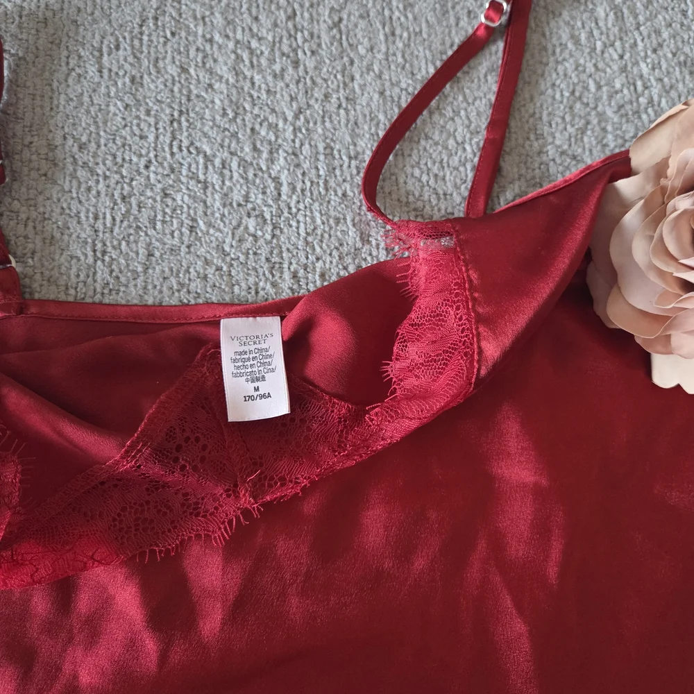 Elegant Victoria’s Secret Red Satin Lace Lingerie Set M | Babydoll & Shorts - Picture 4 of 10
